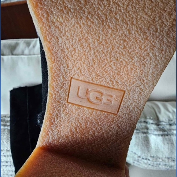 Spanking new UGG boots - Picture 5 of 5